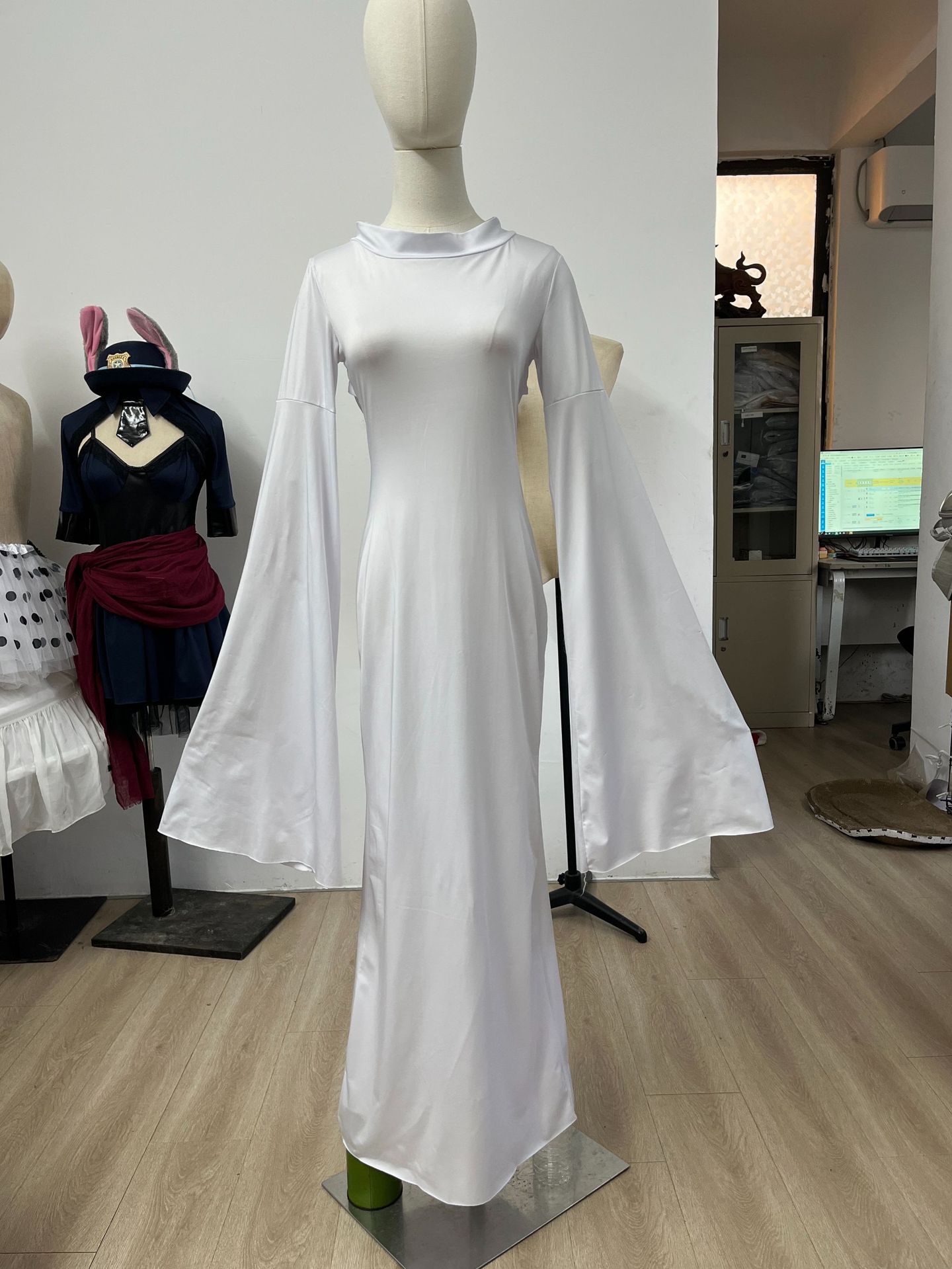 Disfraz de Cosplay Original, V - Slim Fit Suit Set reseña y precio